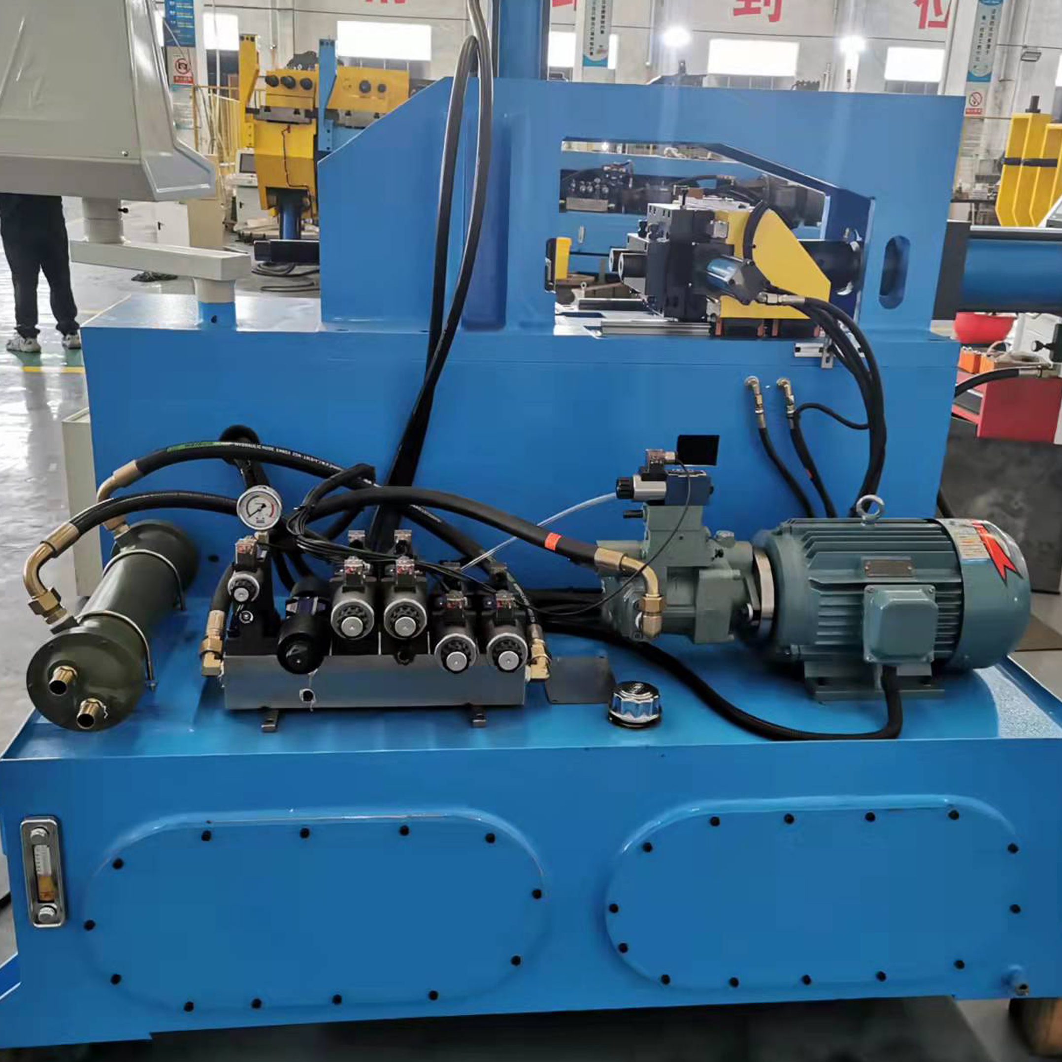 TM60CNC pipe end forming machine servo motor
