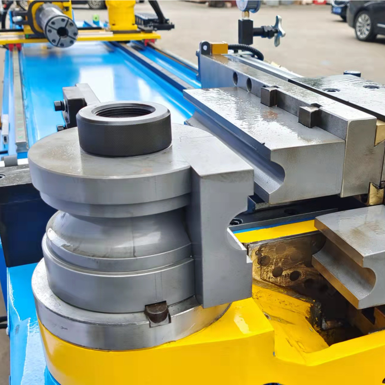 digital pipe bending machine