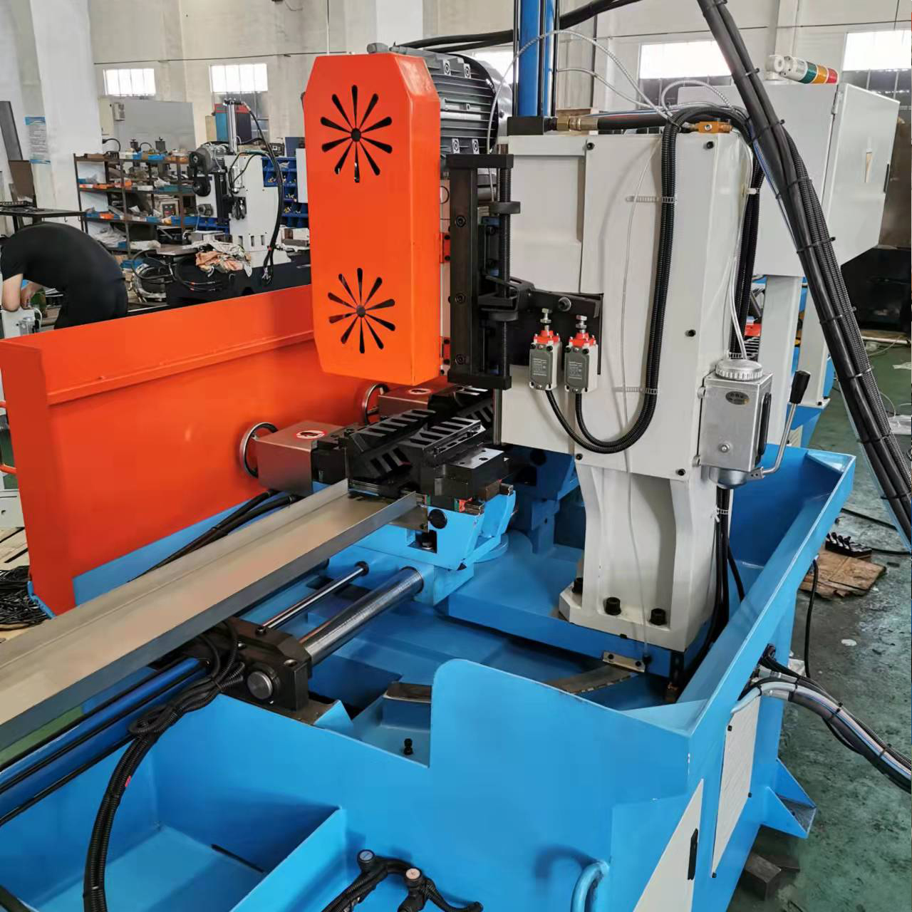 425 stainless steel round square tube CNC saw blade pipe cutting machine