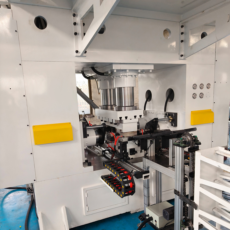 Automatic loading steel pipe expanding and reducing machine 