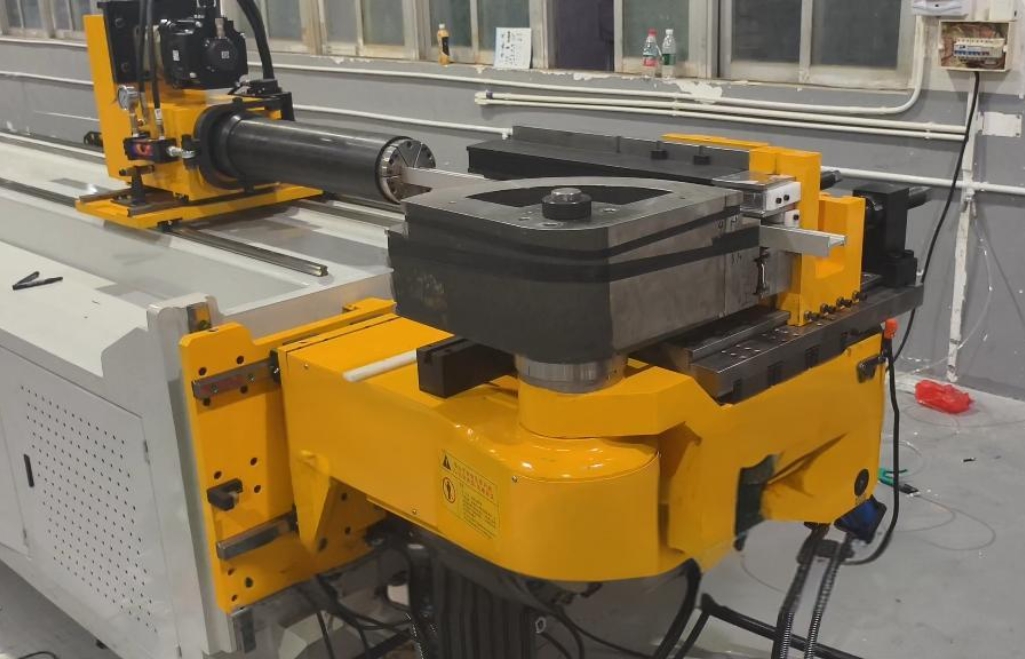 bending precision and efficiency of the bending equipment for T-shaped aluminum alloy 