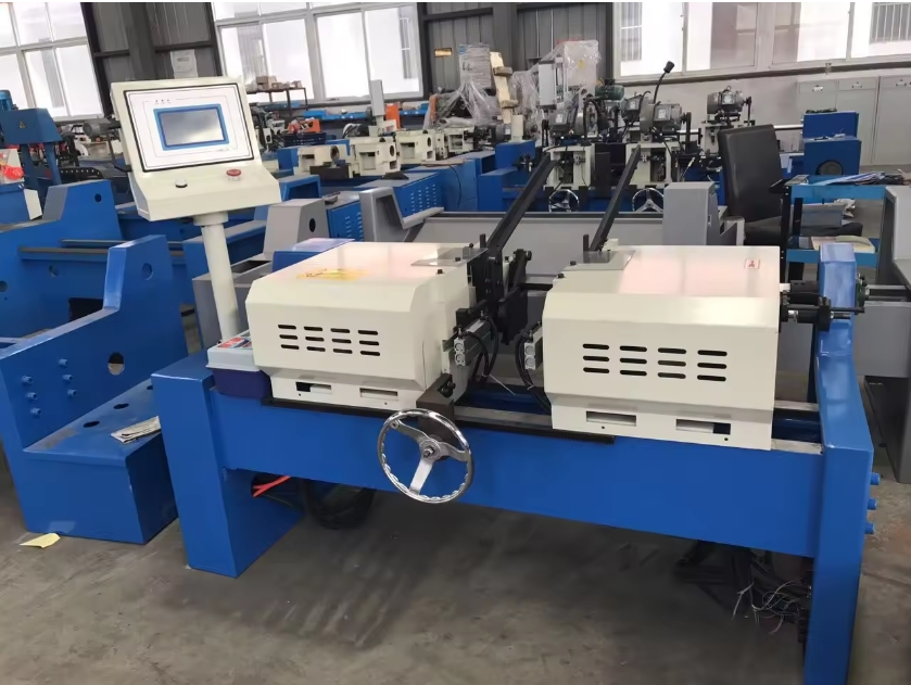 Pipe end chamfering machine 